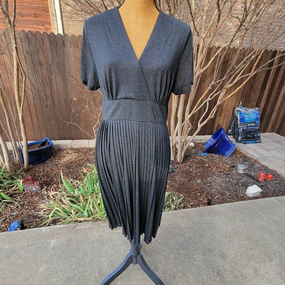 Vera Wang Gray Knit Dress
